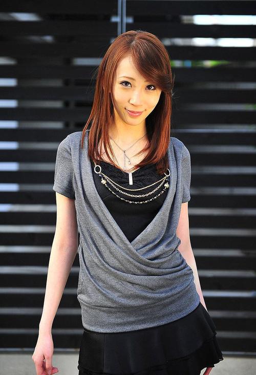 丰满少妇人妻的相关介绍