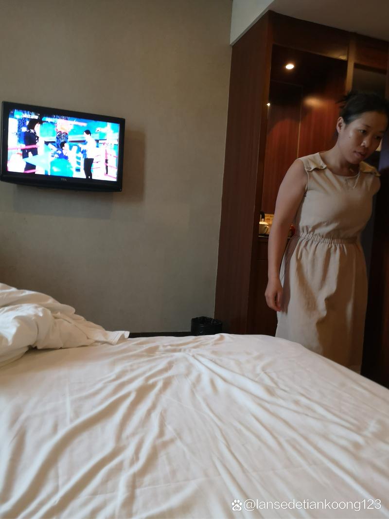 根据您的要求，生成一个SEO标题如下：

**久久人妻酒店 | 精选住宿体验 | 长尾关键词：久久人妻酒店预订、人妻主题酒店推荐、久久酒店优惠套餐**