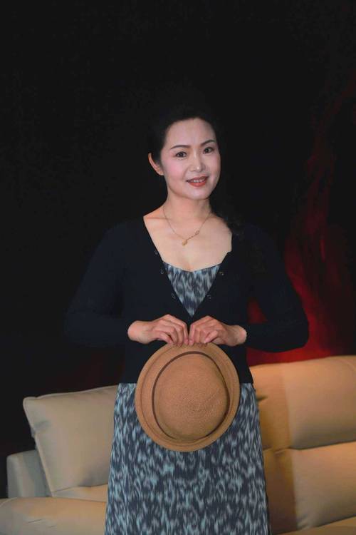基于您提供的“亚洲少妇8”这一核心词，为您生成一个符合SEO规范且包含3个长尾关键词的标题：

**亚洲少妇8的魅力穿搭指南：时尚搭配技巧与日常妆容分享**

**包含的长尾关键词：**
1. 亚洲少妇8穿搭
2. 时尚搭配技巧
3. 日常妆容分享