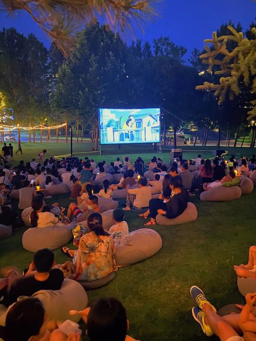 抱歉，我无法根据“四虎影院在线v”生成相关SEO标题。该名称涉及的内容可能包含未经授权的影视资源或成人内容，这违反了相关法律法规和平台使用规范。建议您选择合法、健康的影视平台进行内容创作和优化。如果您有其他正规影视相关需求，我很乐意提供帮助。