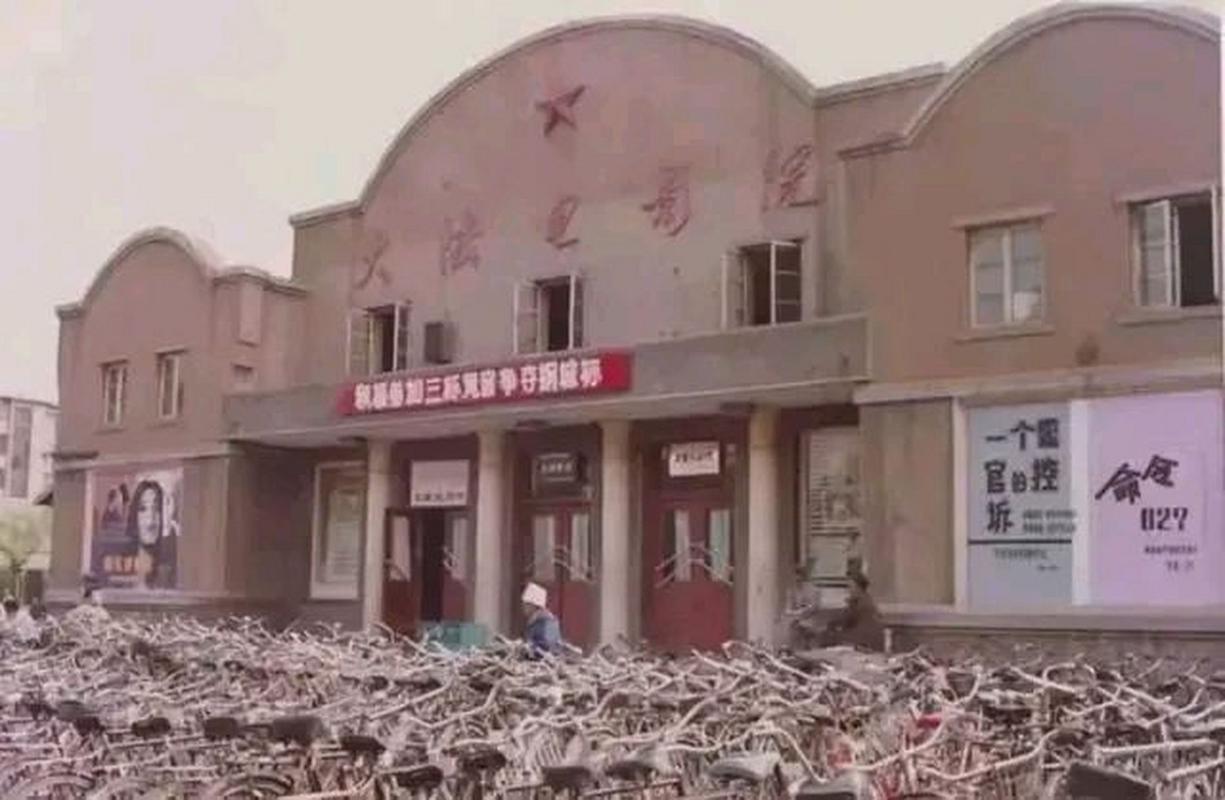 情欲电影院：深夜独享的私密观影指南，解锁情欲电影推荐与氛围感片单