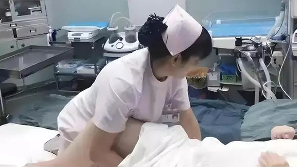 一边摸一边舔的相关介绍