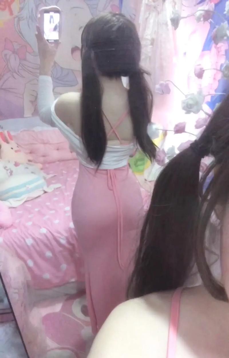 美女老师让我爽的视频的相关介绍