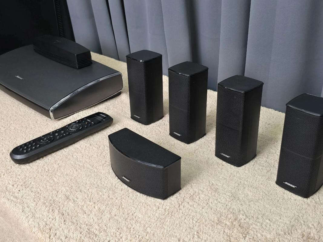 Bose家庭影院沉浸式体验：杜比全景声环绕声与无线低音炮打造私人影院级音效